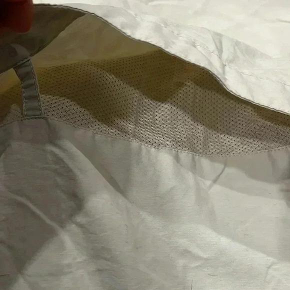 [M]L.L.Bean  Women Hiking/Outdoor Cream Mesh Vented L/S Shirt - Picture 9 of 9